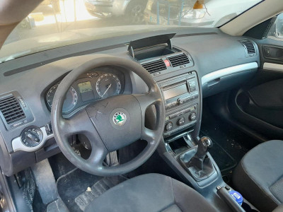 SKODA OCTAVIA BERLINA (1Z3)