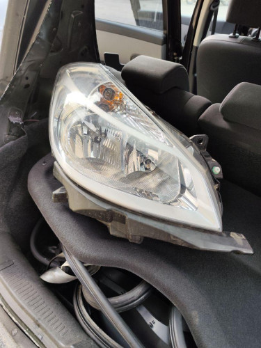 FARO DERECHO RENAULT CLIO III 