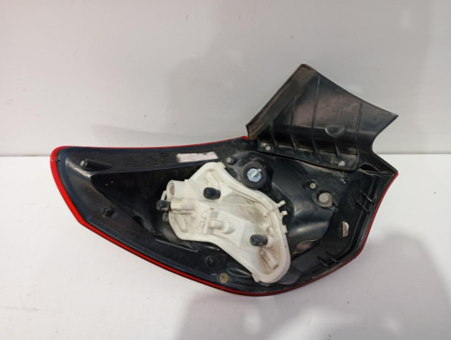 PILOTO TRASERO DERECHO OPEL ASTRA J BERLINA 5P 