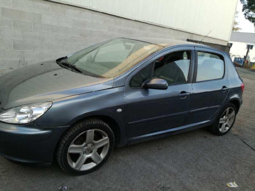 PEUGEOT 307 (S1)(04.2001) — vehículo donante para recambios 