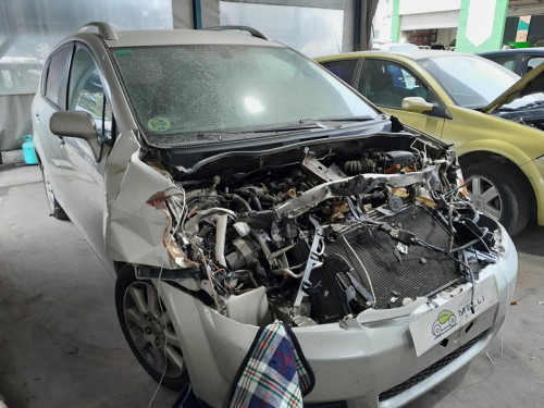  TOYOTA COROLLA VERSO (R1) 