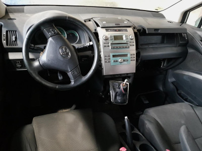 TOYOTA COROLLA VERSO (R1)