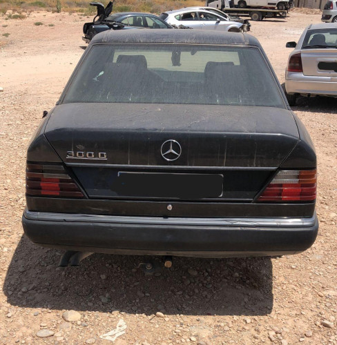 MERCEDES-BENZ CLASE E (BM 124) BERLINA — автомобиль-донор на запчасти 