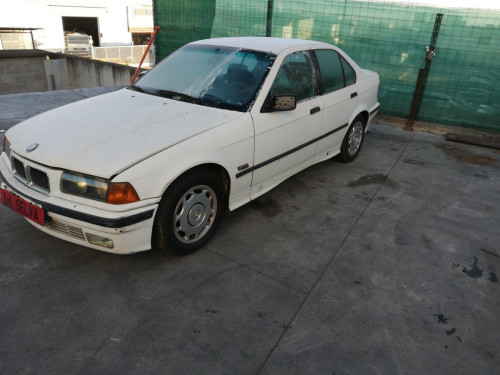 BMW SERIE 3 BERLINA (E36) — vehículo donante para recambios 