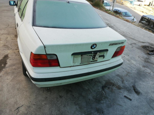 BMW SERIE 3 BERLINA (E36) — vehículo donante para recambios 