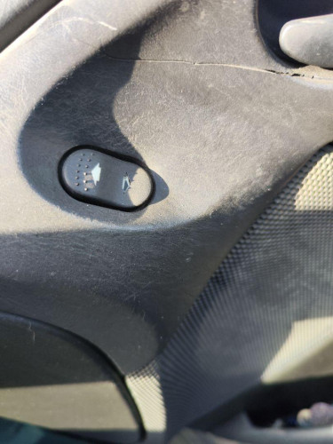 MANDO ELEVALUNAS DELANTERO DERECHO Ford FOCUS BERLINA (CAK) 