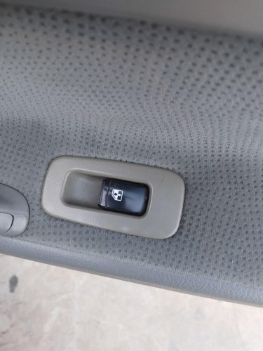 MANDO ELEVALUNAS DELANTERO DERECHO Chevrolet Nubira Berlina (2005->) Chevrolet Nubira Berlina (2005->) 