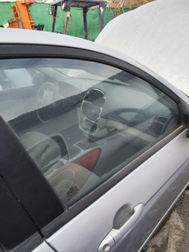 LUNA DELANTERA DERECHA, KIA, CERATO (LD)