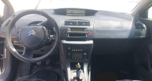CITROEN C4 BERLINA — vehículo donante para recambios 