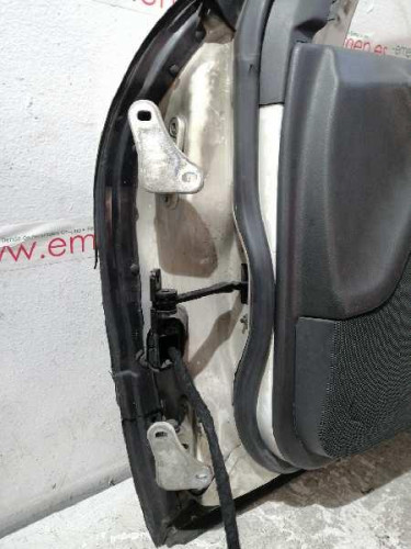  PUERTA DELANTERA DERECHA Mercedes-Benz CLASE C (BM 203) FAMILIAR 