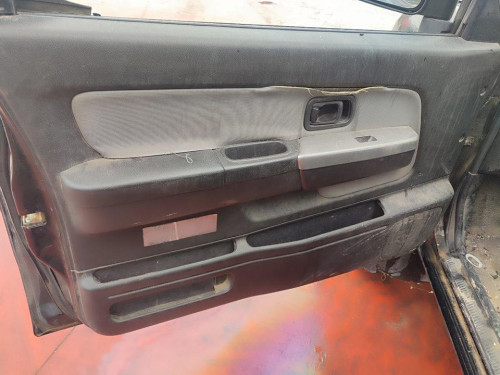 NISSAN PICKUP (D22) 