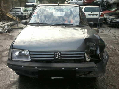 PEUGEOT 205 BERLINA