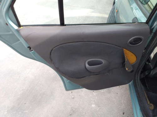  FORD FIESTA BERLINA 