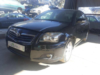 TOYOTA AVENSIS BERLINA (T25)