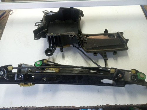 ELEVALUNAS DELANTERO DERECHO SEAT LEON (1P1) 