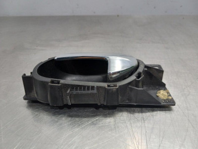 MANETA INTERIOR DELANTERA IZQUIERDA