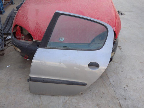 PUERTA TRASERA IZQUIERDA Peugeot 206 