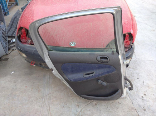 PUERTA TRASERA IZQUIERDA Peugeot 206 