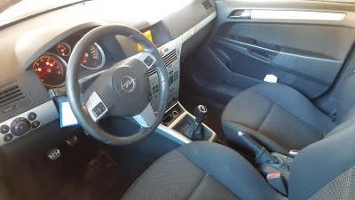 OPEL ASTRA H BERLINA