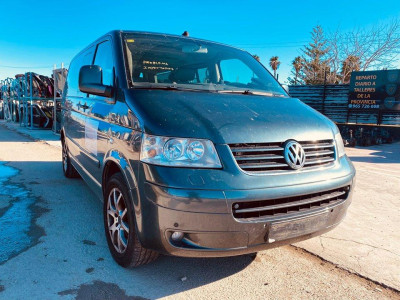 VOLKSWAGEN T5 TRANSPORTER BUS (7H)