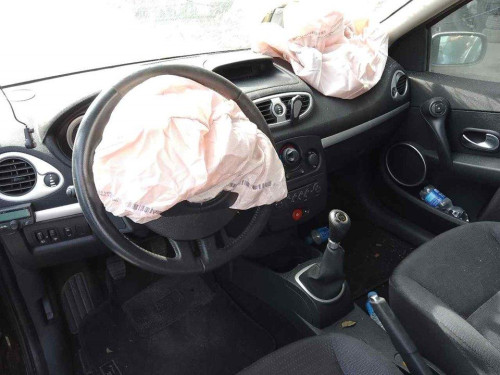 RENAULT CLIO III — автомобиль-донор на запчасти 