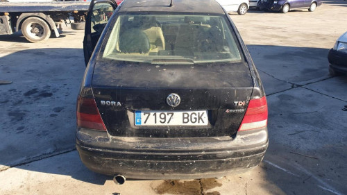 VOLKSWAGEN BORA BERLINA (1J2)(1998) — автомобиль-донор на запчасти 