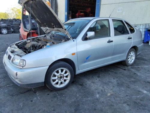 SEAT CORDOBA BERLINA (6K2) — vehículo donante para recambios 