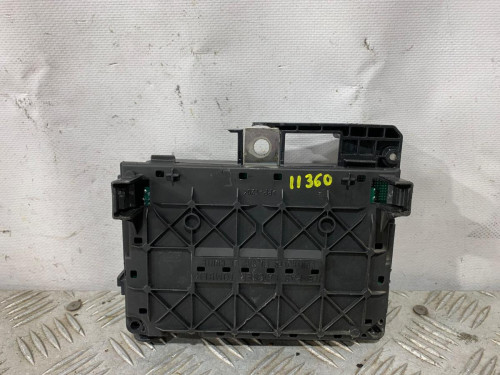  CAJA RELES / FUSIBLES 