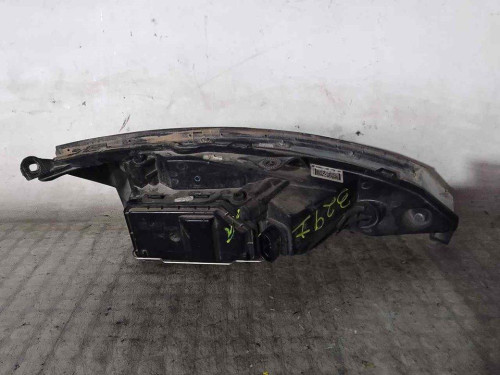 FARO IZQUIERDO Ford FOCUS BERLINA (CAK) 