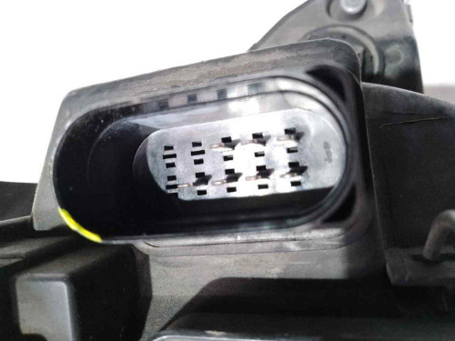 FARO IZQUIERDO Ford FOCUS BERLINA (CAK) 