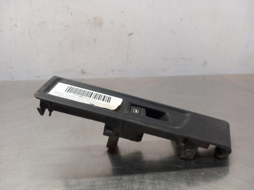  MANDO ELEVALUNAS DELANTERO DERECHO Volkswagen PASSAT BERLINA (362) 