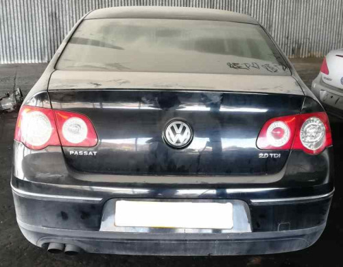  VOLKSWAGEN PASSAT BERLINA (3C2) 