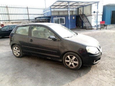 VOLKSWAGEN POLO IV (9N3)