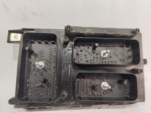 CAJA RELES / FUSIBLES Opel ASTRA H BERLINA 