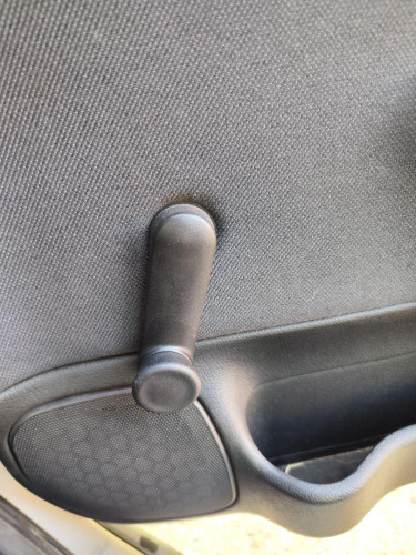 MANETA ELEVALUNAS TRASERA DERECHA used