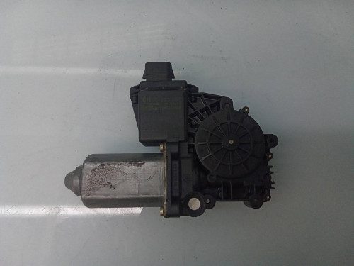 MOTOR ELEVALUNAS DELANTERO IZQUIERDO 