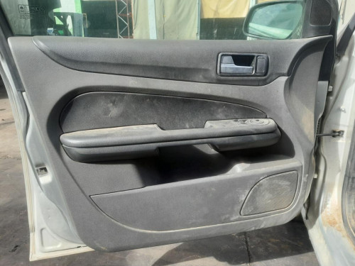  FORD FOCUS BERLINA (CAP) 