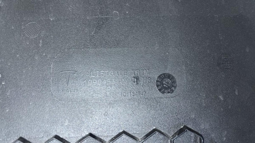 GUARNECIDO PORTON TRASERO TESLA MODEL 3 