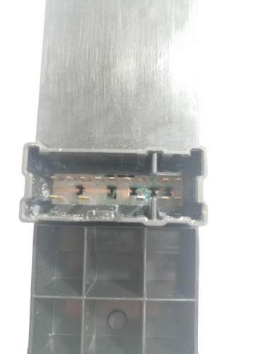  MANDO ELEVALUNAS DELANTERO IZQUIERDO Nissan MICRA (K14) 
