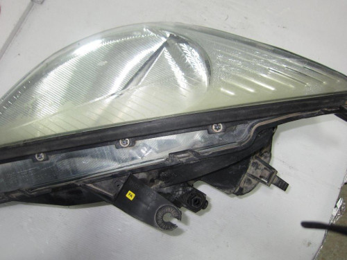  FARO DERECHO FORD FOCUS FAMILIAR (CAK) 