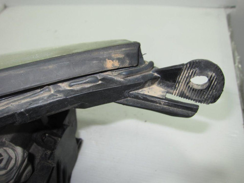  FARO DERECHO FORD FOCUS FAMILIAR (CAK) 