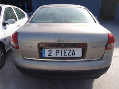 AUDI A6 BERLINA (4B2)