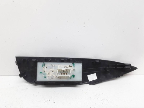 MANDO ELEVALUNAS DELANTERO DERECHO NISSAN QASHQAI (J11E) 