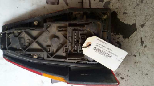 PILOTO TRASERO DERECHO Volkswagen PASSAT (321/323/327/331) 