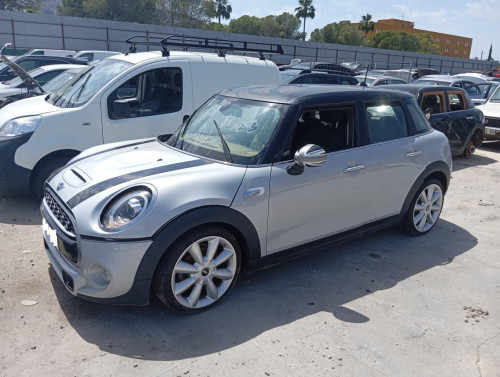 BMW MINI (F56) 