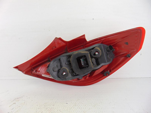  PILOTO TRASERO IZQUIERDO OPEL CORSA D 