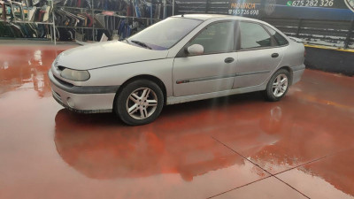 RENAULT LAGUNA (B56)