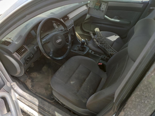  AUDI A6 BERLINA (4B2) 