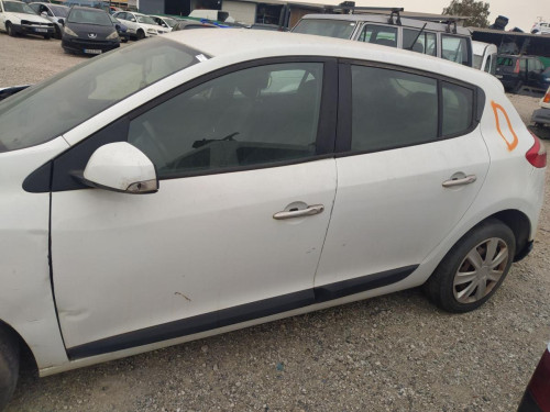 PUERTA TRASERA IZQUIERDA RENAULT MEGANE III BERLINA 5P 