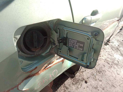 TAPA EXTERIOR COMBUSTIBLE, NISSAN, TIIDA (C11X/SC11X)